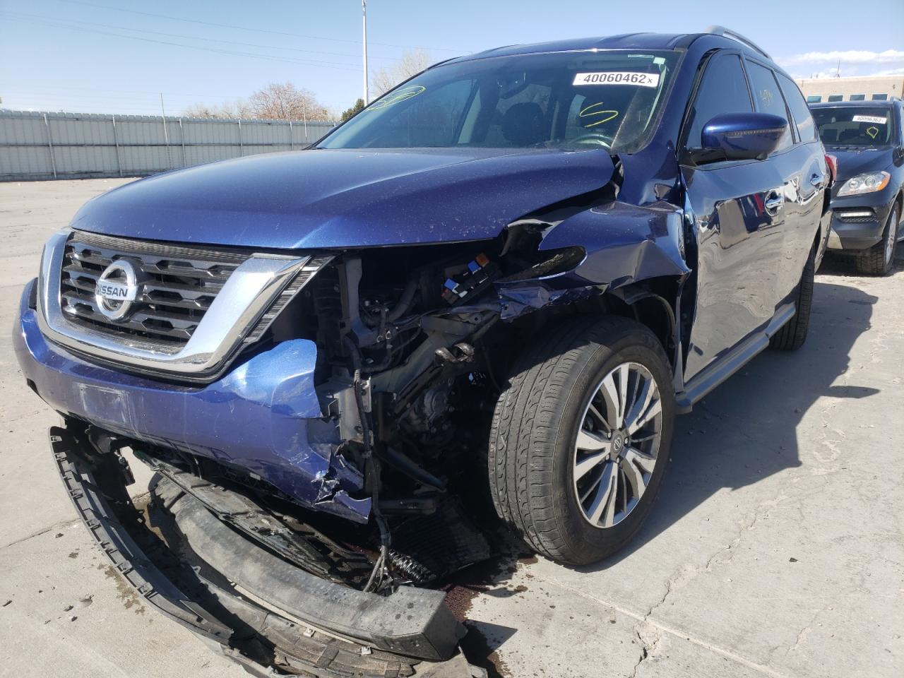 Photo 2 from auction – 2019 NISSAN PATHFINDER with VIN 5N1DR2MMXKC647017