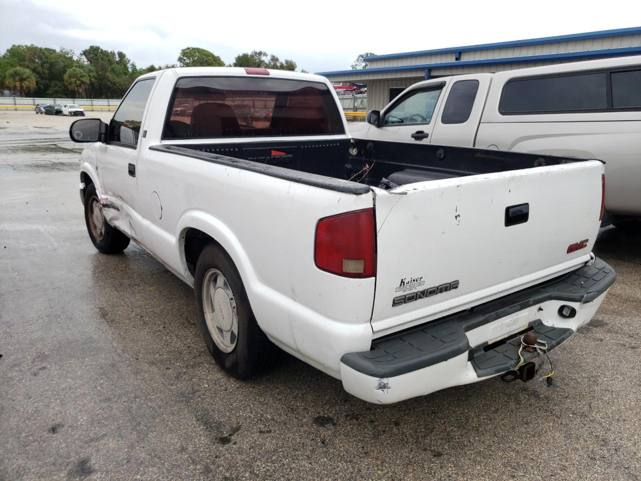 Photo 3 from auction – 1999 GMC SONOMA with VIN 1GTCS14X7X8517800
