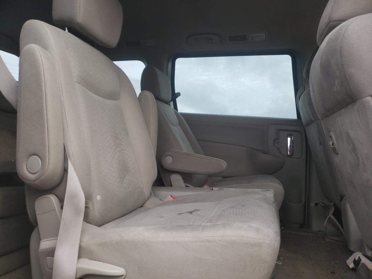Photo 6 from auction – 2014 NISSAN QUEST S with VIN JN8AE2KP2E9105948