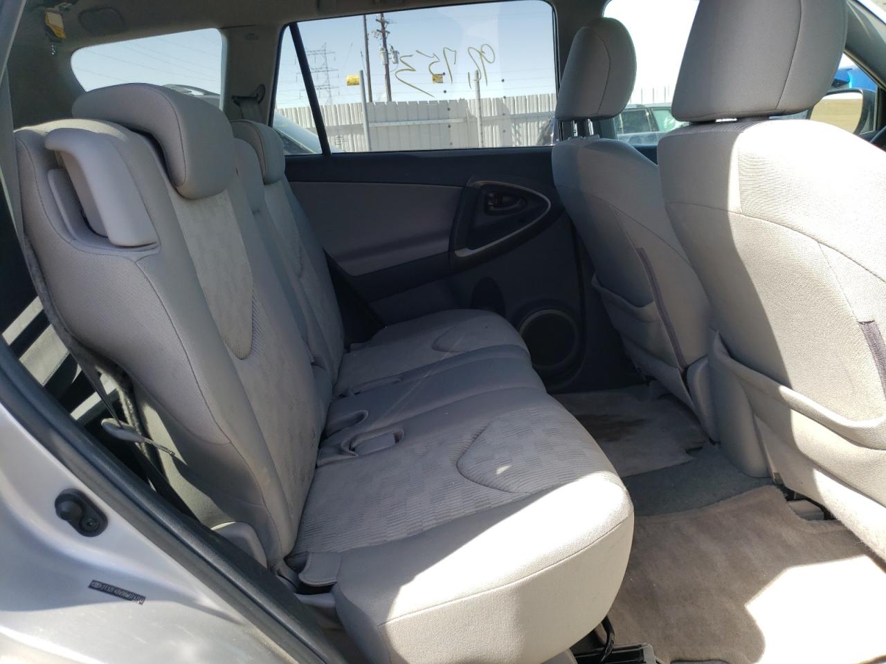 Photo 6 from auction – 2011 TOYOTA RAV4 with VIN 2T3ZF4DV9BW074700