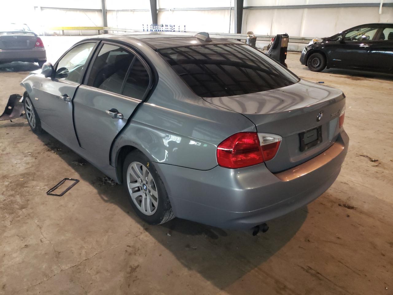 Photo 3 from auction – 2006 BMW 325 XI with VIN WBAVD135X6KV02449