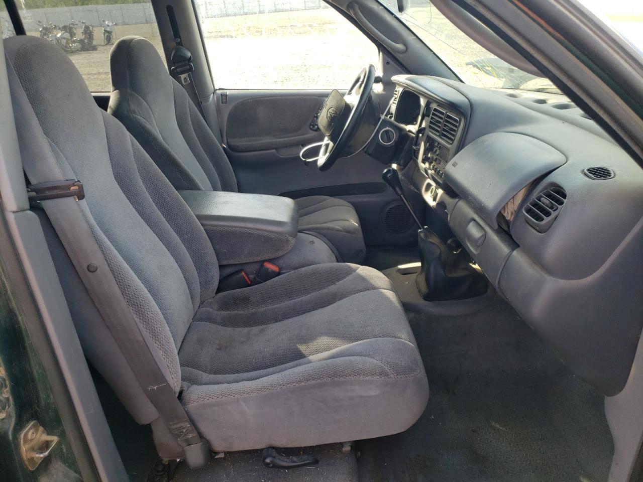 Photo 5 from auction – 2000 DODGE DAKOTA with VIN 1B7GG2AX7YS742896