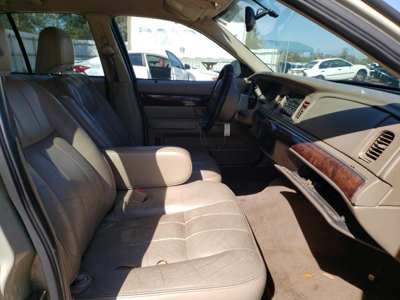 Photo 5 from auction – 2004 MERCURY GRAND MARQ with VIN 2MEFM75W24X693597