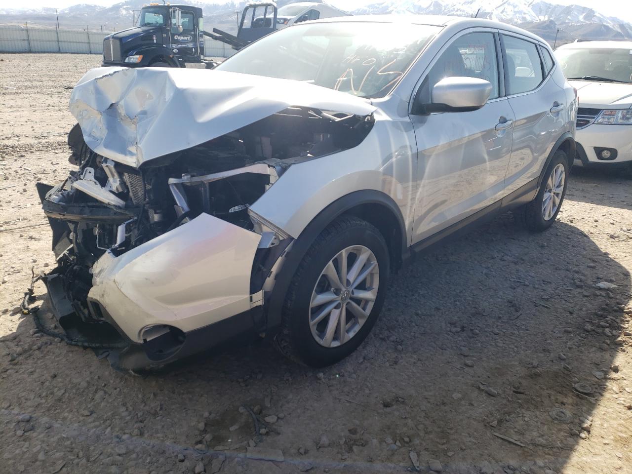 Photo 2 from auction – 2017 NISSAN ROGUE SPOR with VIN JN1BJ1CR7HW111663