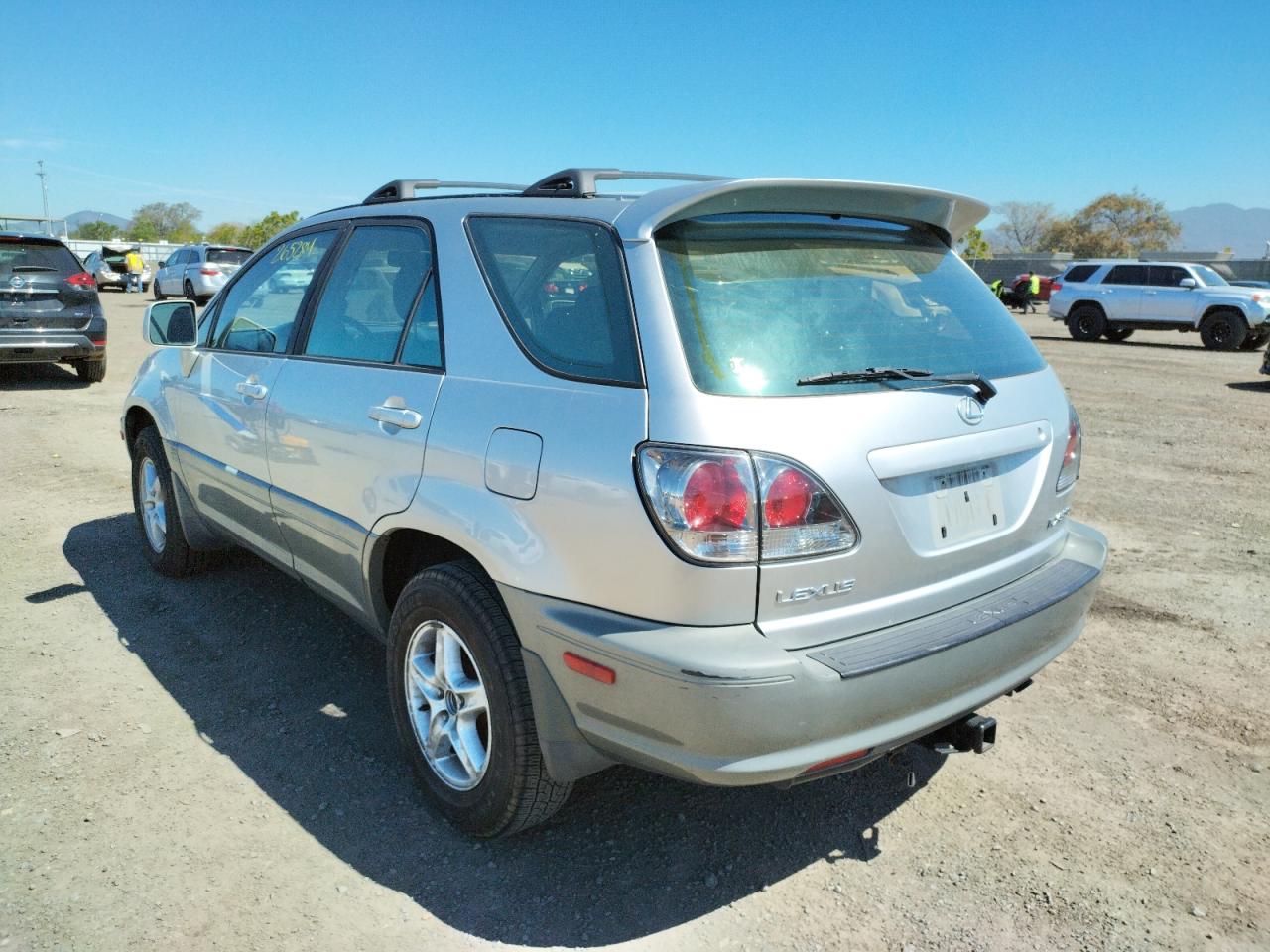 Photo 3 from auction – 2001 LEXUS RX 300 with VIN JTJGF10U810083505