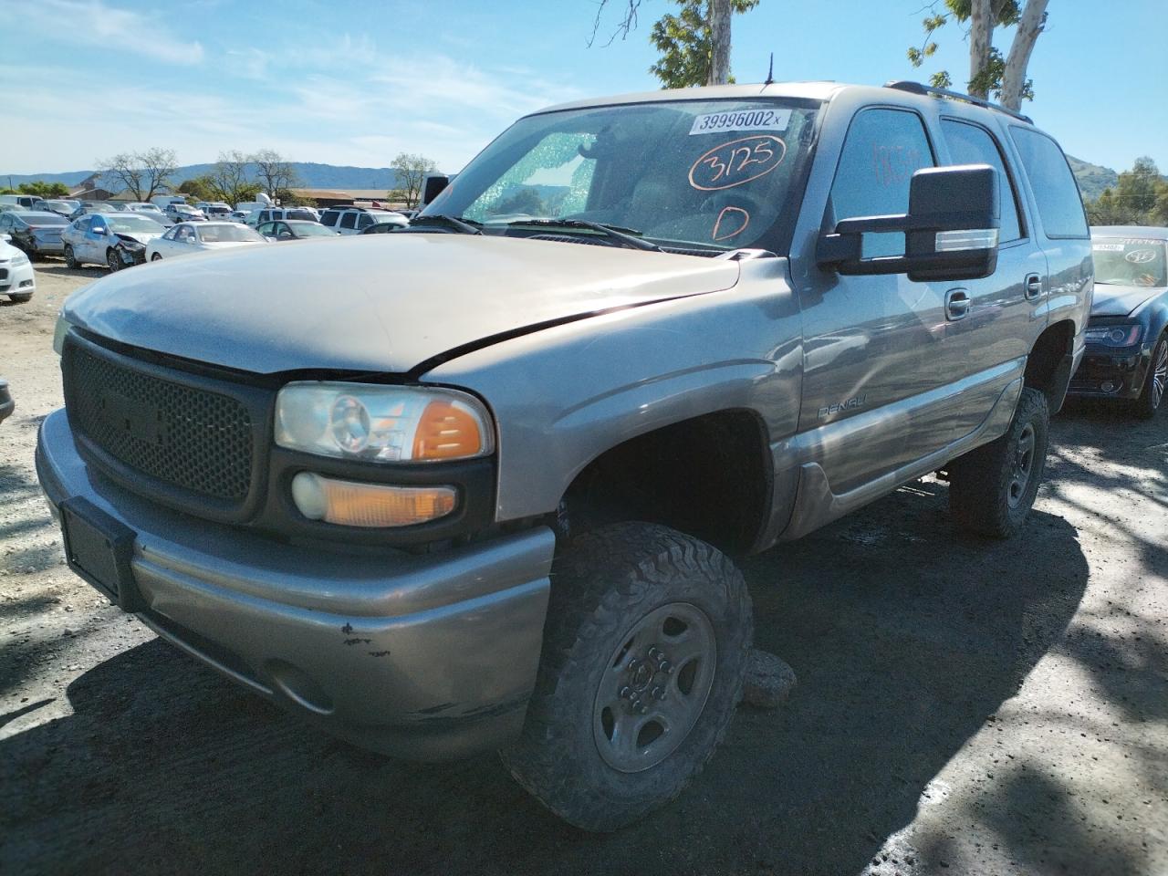 Photo 2 from auction – 2002 GMC DENALI with VIN 1GKEK63U52J168493
