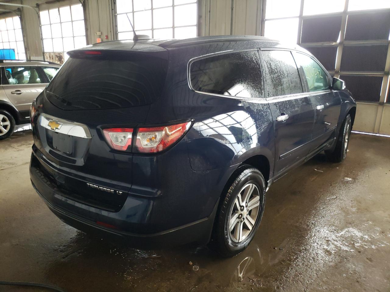 Photo 4 from auction – 2016 CHEVROLET TRAVERSE L with VIN 1GNKVGKDXGJ223774