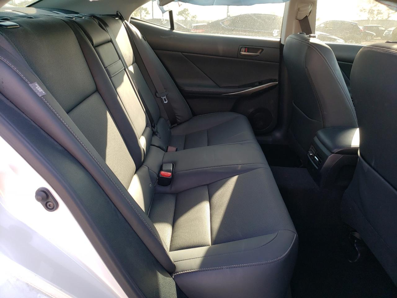 Photo 6 from auction – 2019 LEXUS IS 300 with VIN JTHBA1D24K5094072