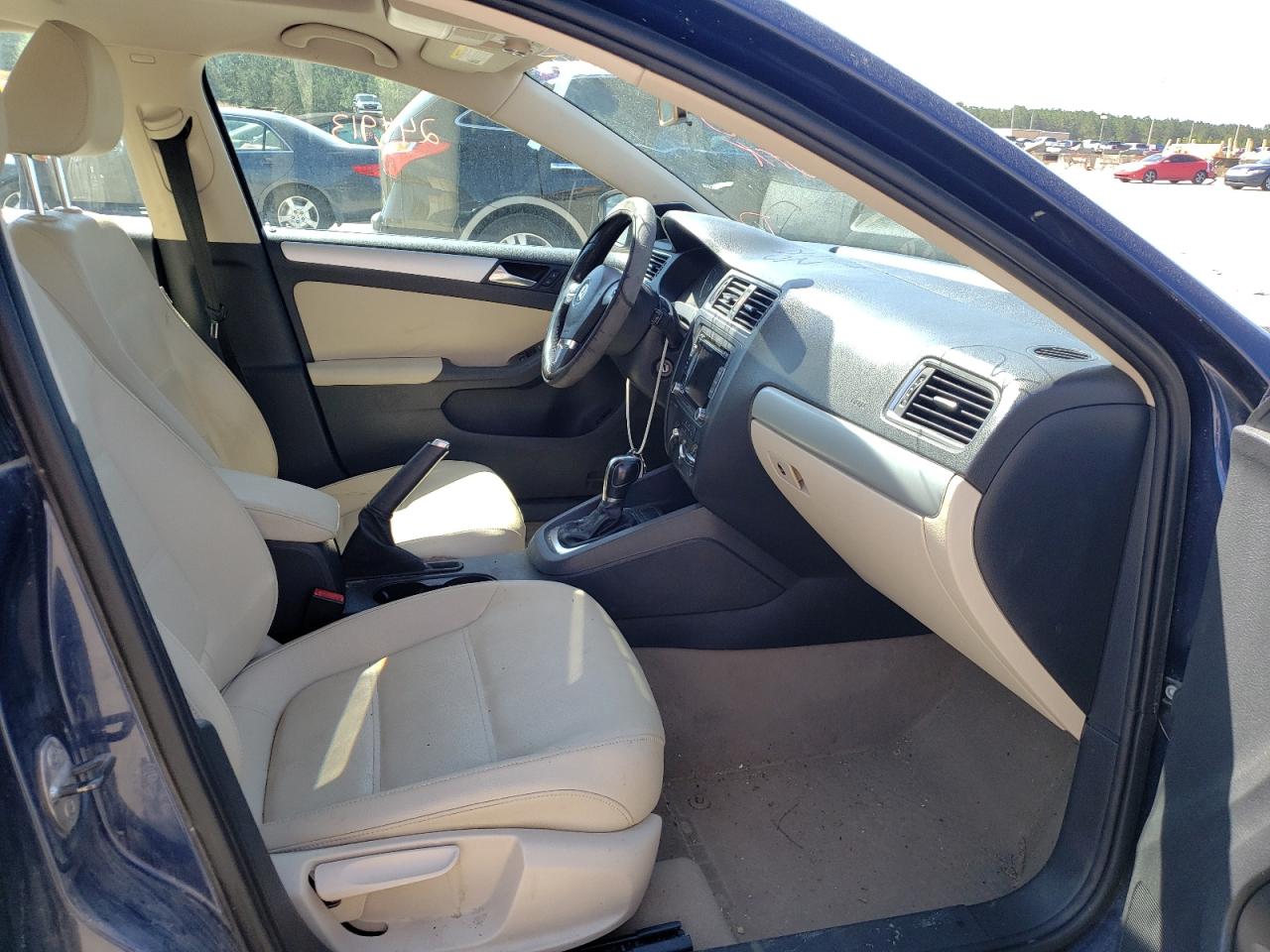Photo 5 from auction – 2012 VOLKSWAGEN JETTA TDI with VIN 3VWLL7AJ9CM392883