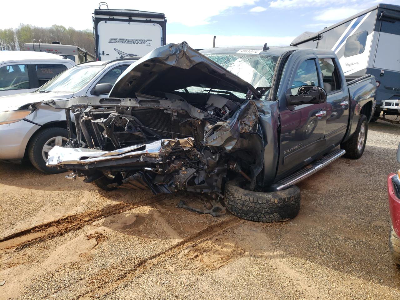 Photo 2 from auction – 2011 CHEVROLET SILVERADO with VIN 3GCPKSE32BG247543