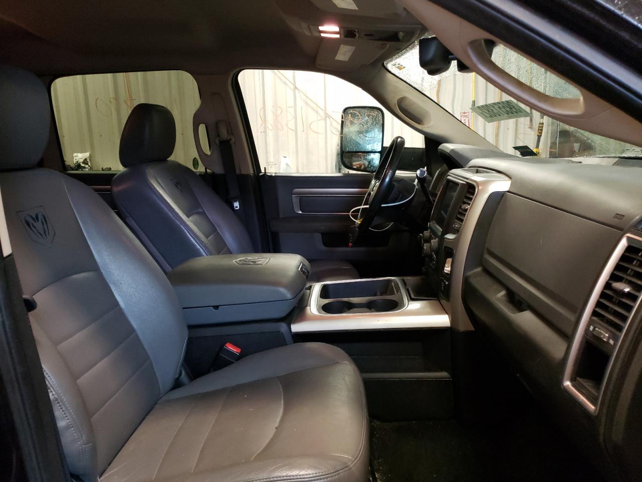 Photo 5 from auction – 2016 RAM 2500 SLT with VIN 3C6UR5DJ1GG369471