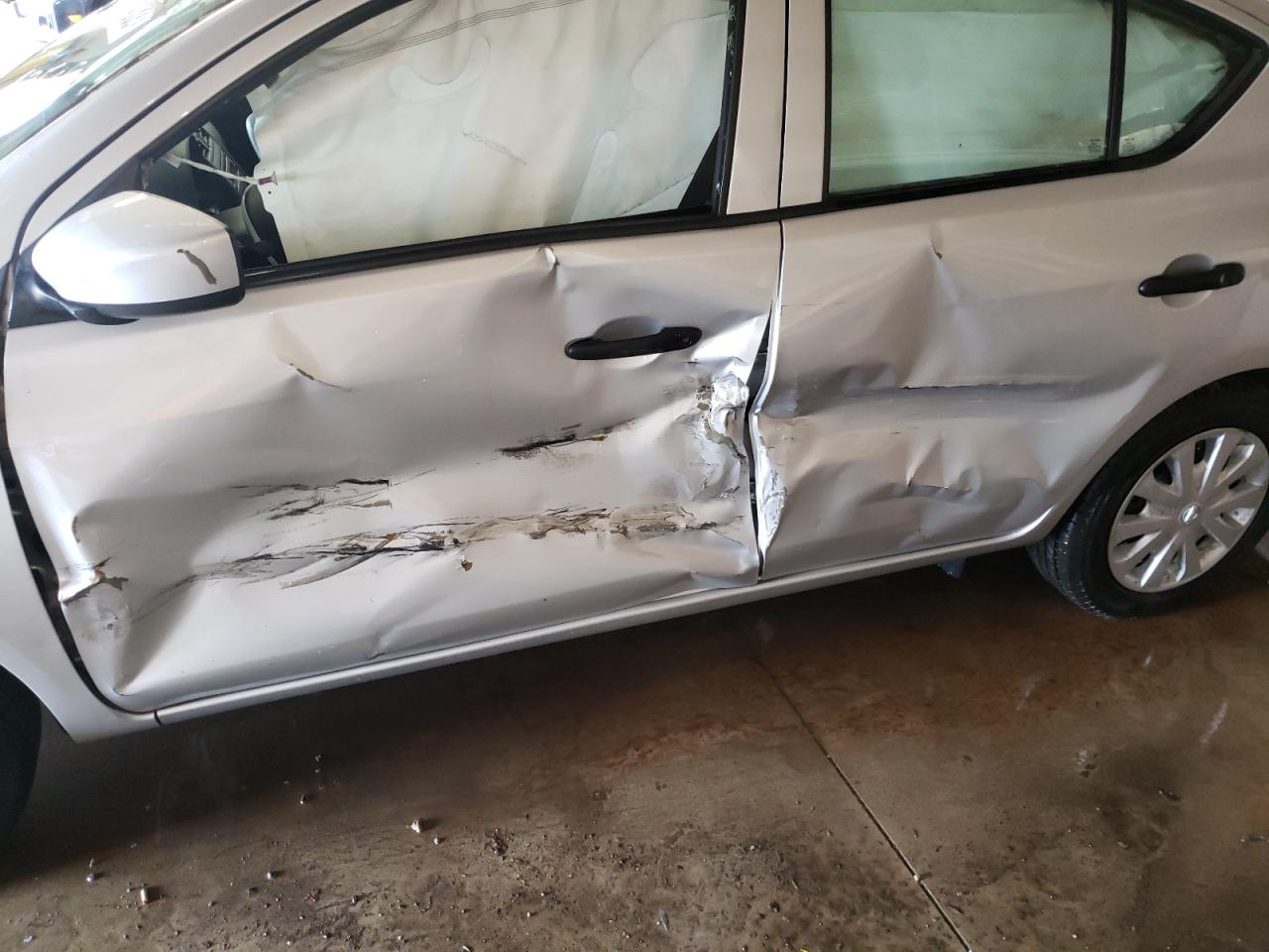 Photo 9 from auction – 2017 NISSAN VERSA S with VIN 3N1CN7AP5HL825651