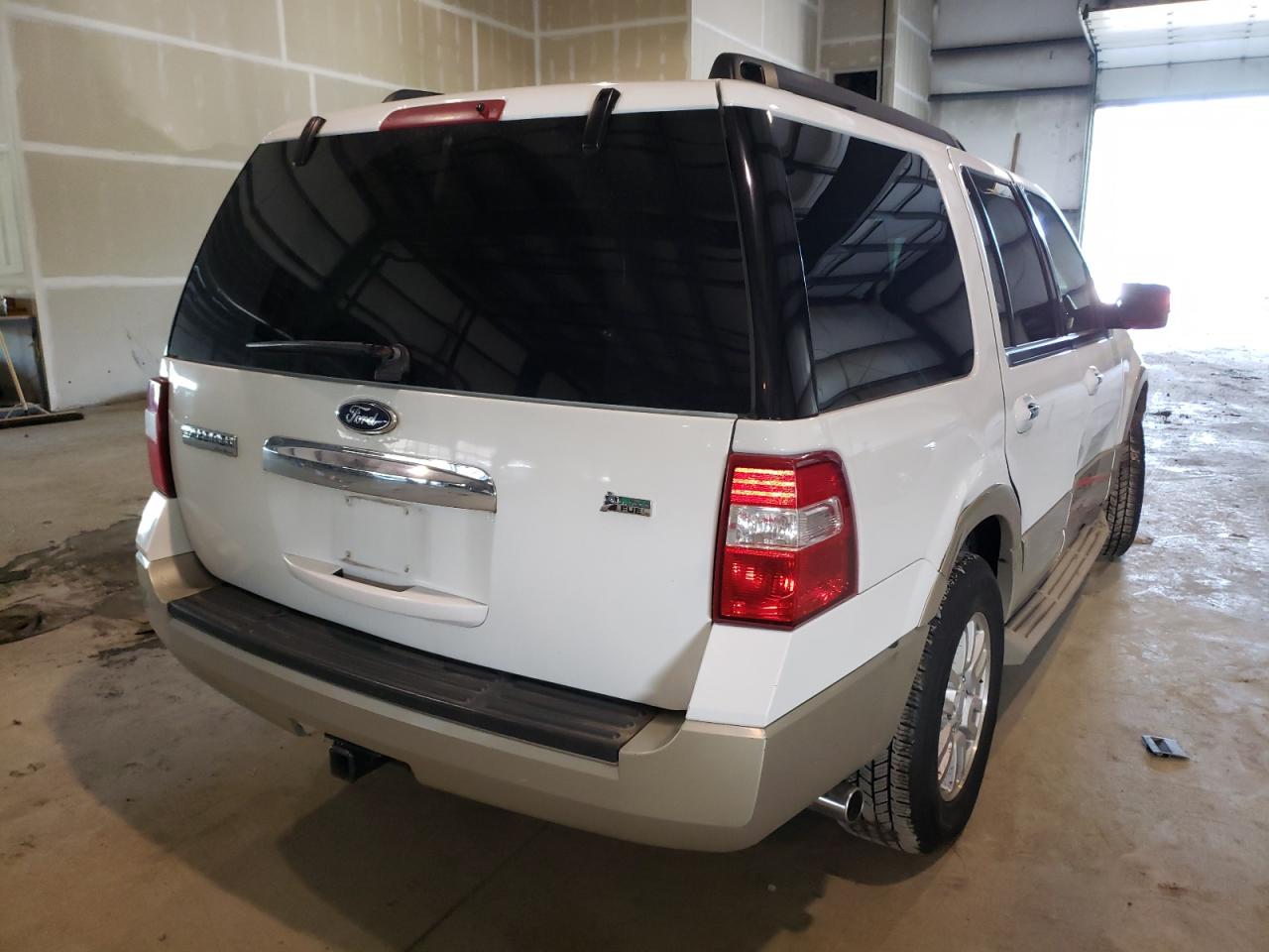 Photo 4 from auction – 2010 FORD EXPEDITION with VIN 1FMJU1J57AEA14745