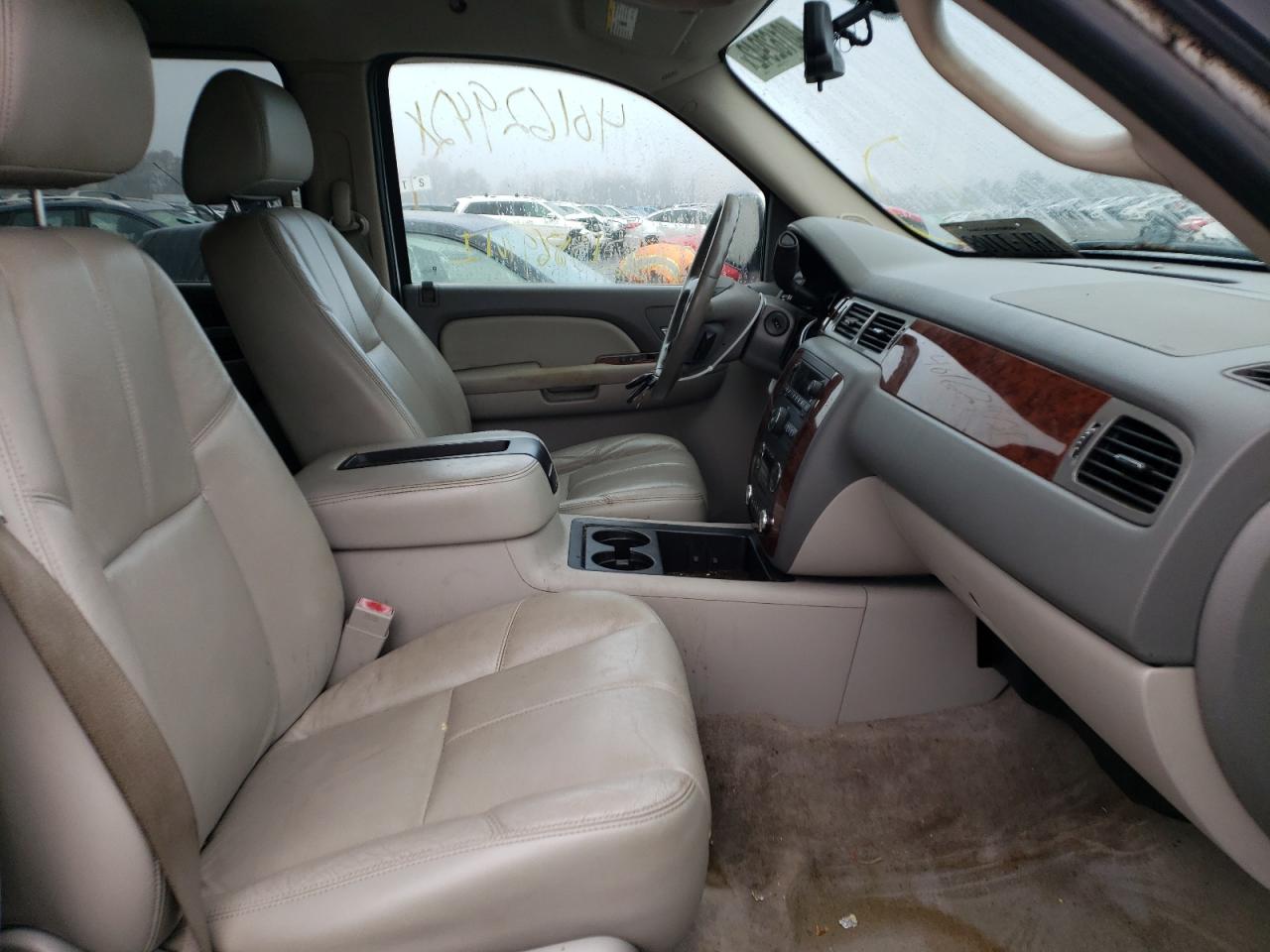 Photo 5 from auction – 2009 CHEVROLET SUBURBAN C with VIN 1GNFC26039R264687