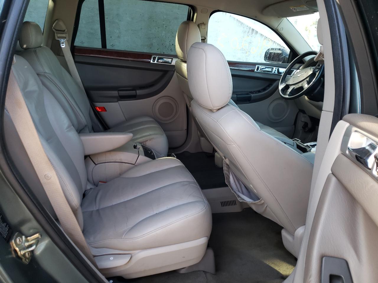 Photo 6 from auction – 2004 CHRYSLER PACIFICA with VIN 2C8GF68454R557892