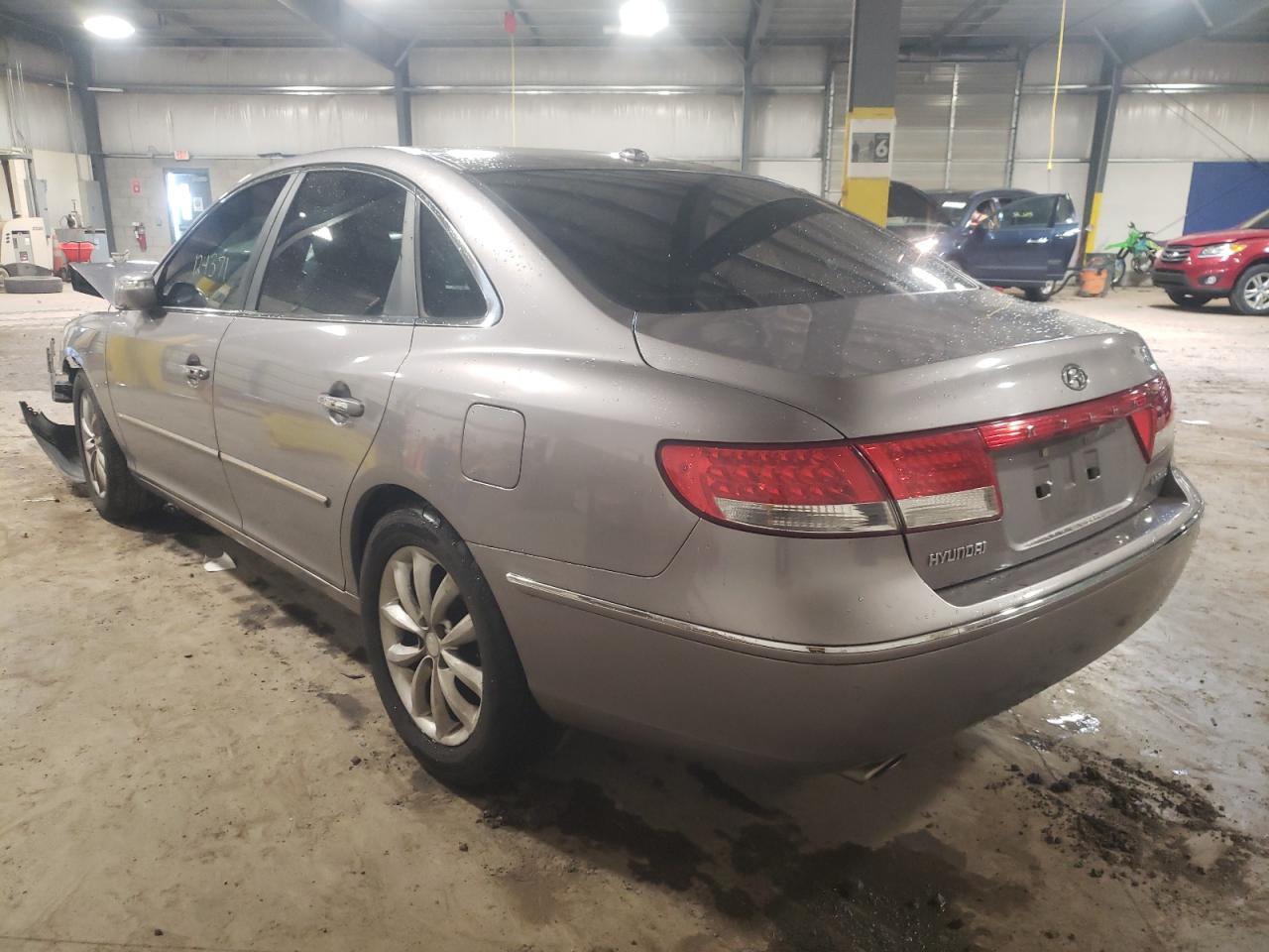 Photo 3 from auction – 2008 HYUNDAI AZERA SE with VIN KMHFC46FX8A275168