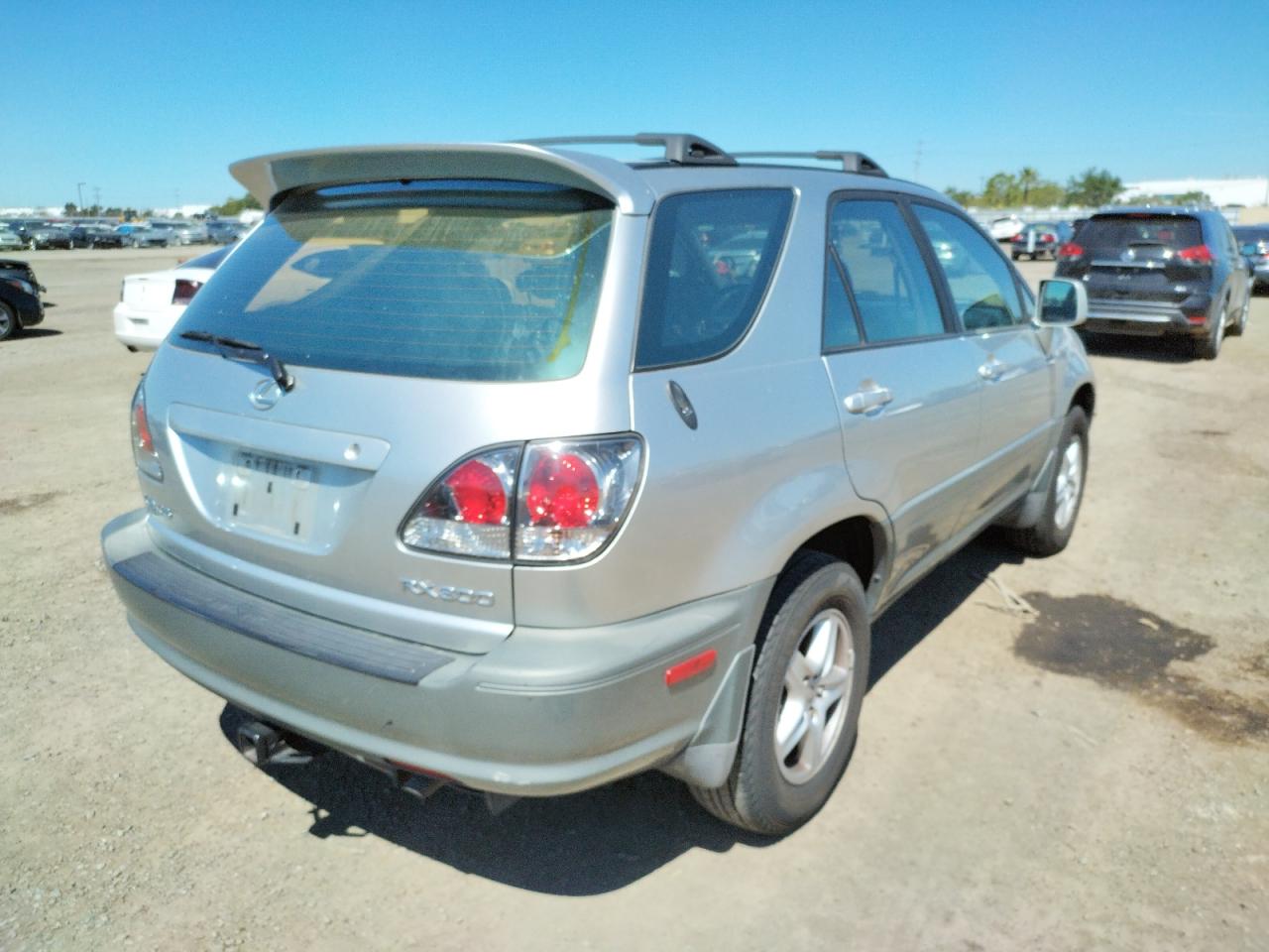 Photo 4 from auction – 2001 LEXUS RX 300 with VIN JTJGF10U810083505