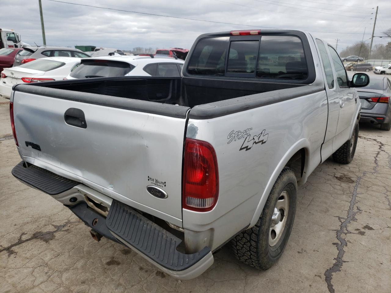 Photo 4 from auction – 2002 FORD F150 with VIN 1FTRX18W72KA56803