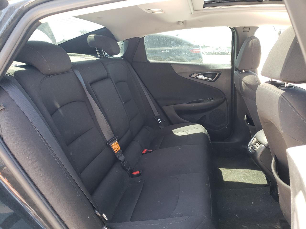 Photo 6 from auction – 2018 CHEVROLET MALIBU LT with VIN 1G1ZD5ST3JF238951