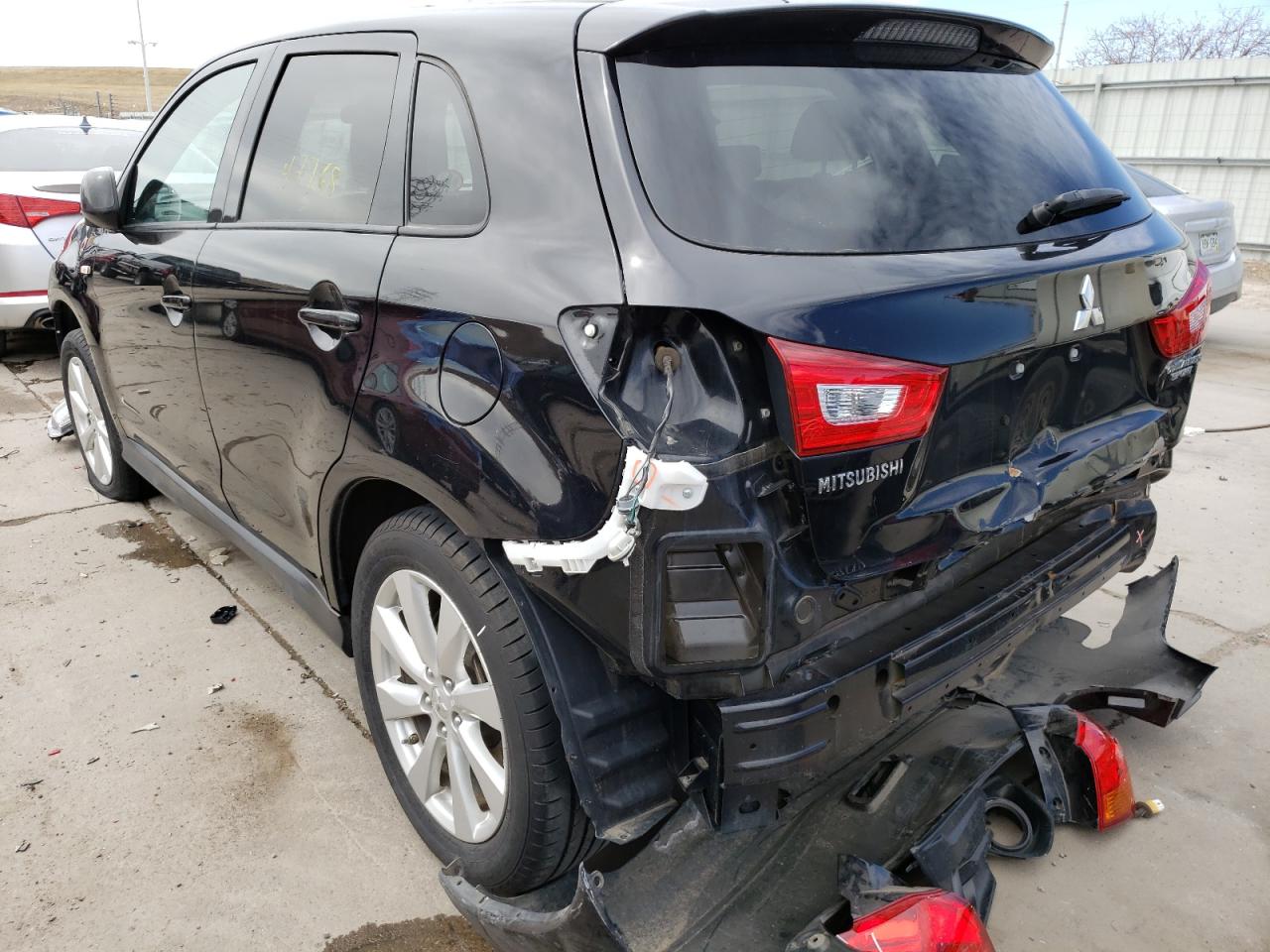 Photo 3 from auction – 2014 MITSUBISHI OUTLANDER with VIN 4A4AR3AUXEE003648