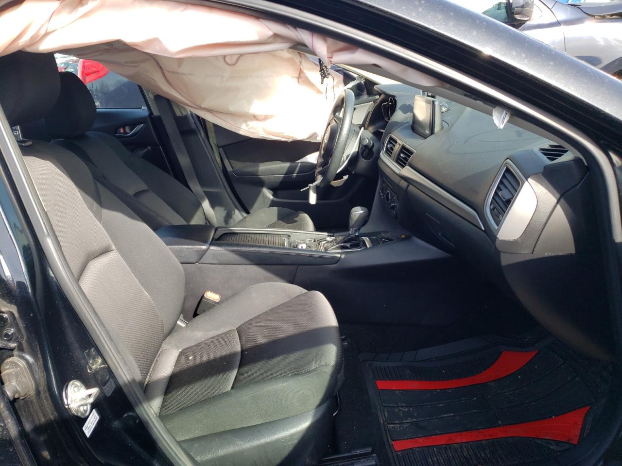 Photo 5 from auction – 2018 MAZDA 3 SPORT with VIN 3MZBN1U76JM229236