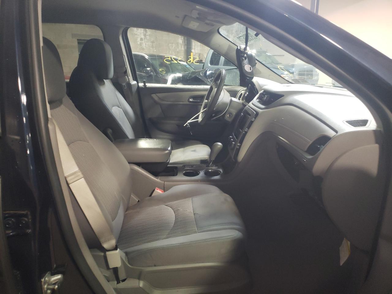 Photo 5 from auction – 2016 CHEVROLET TRAVERSE L with VIN 1GNKRFED4GJ237289