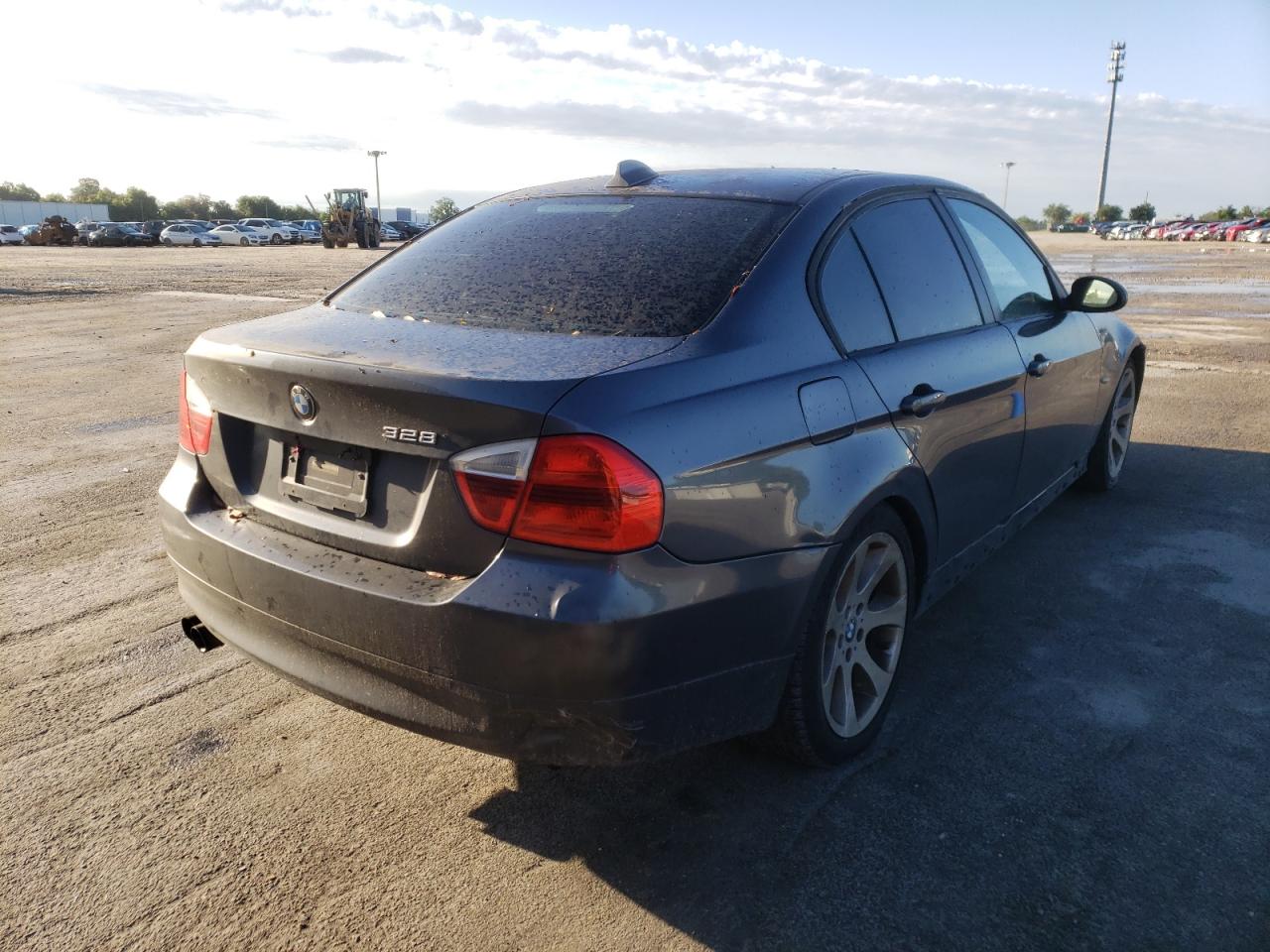 Photo 4 from auction – 2008 BMW 328 I with VIN WBAVA37558NL45641