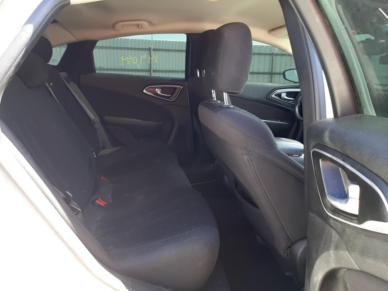 Photo 6 from auction – 2015 CHRYSLER 200 LIMITE with VIN 1C3CCCAB9FN726154