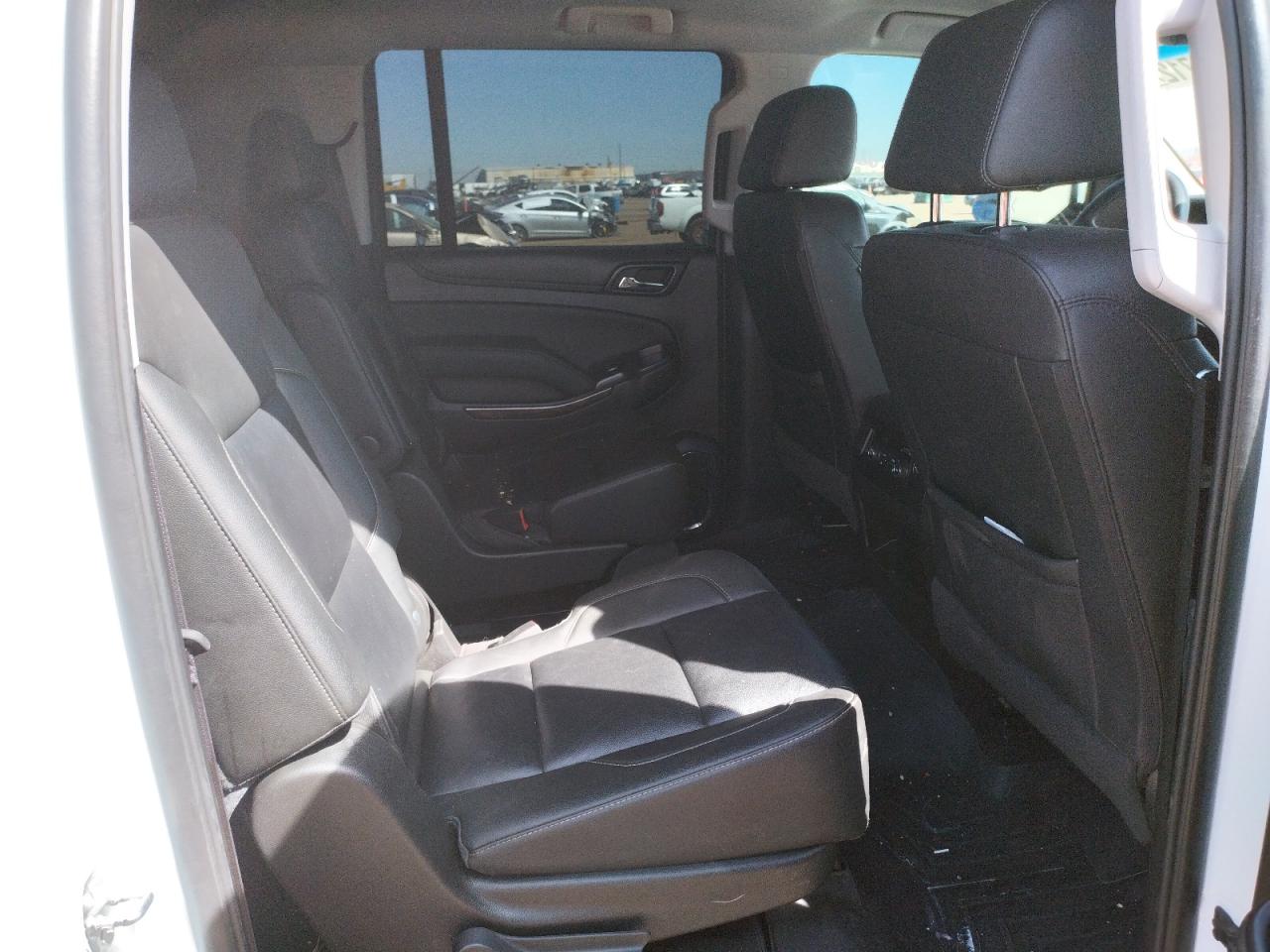 Photo 6 from auction – 2017 CHEVROLET SUBURBAN C with VIN 1GNSCHKC9HR153836