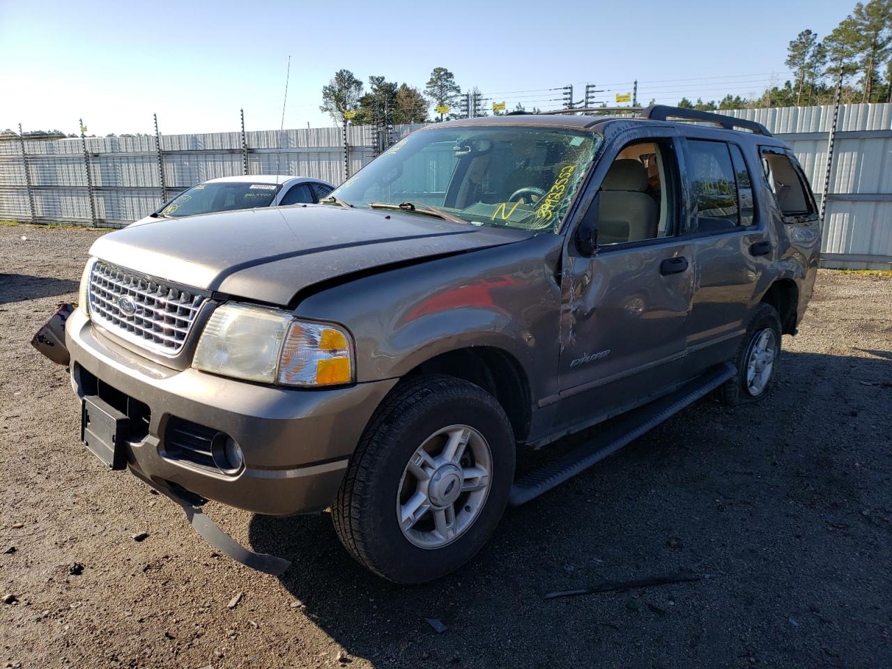 Photo 2 from auction – 2005 FORD EXPLORER X with VIN 1FMZU63K05UA85090