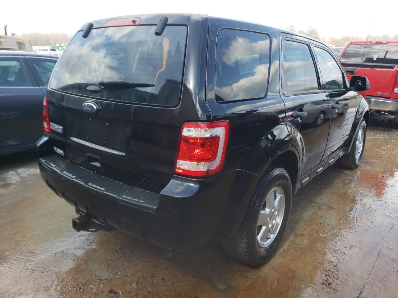 Photo 4 from auction – 2011 FORD ESCAPE XLS with VIN 1FMCU0C7XBKC53565