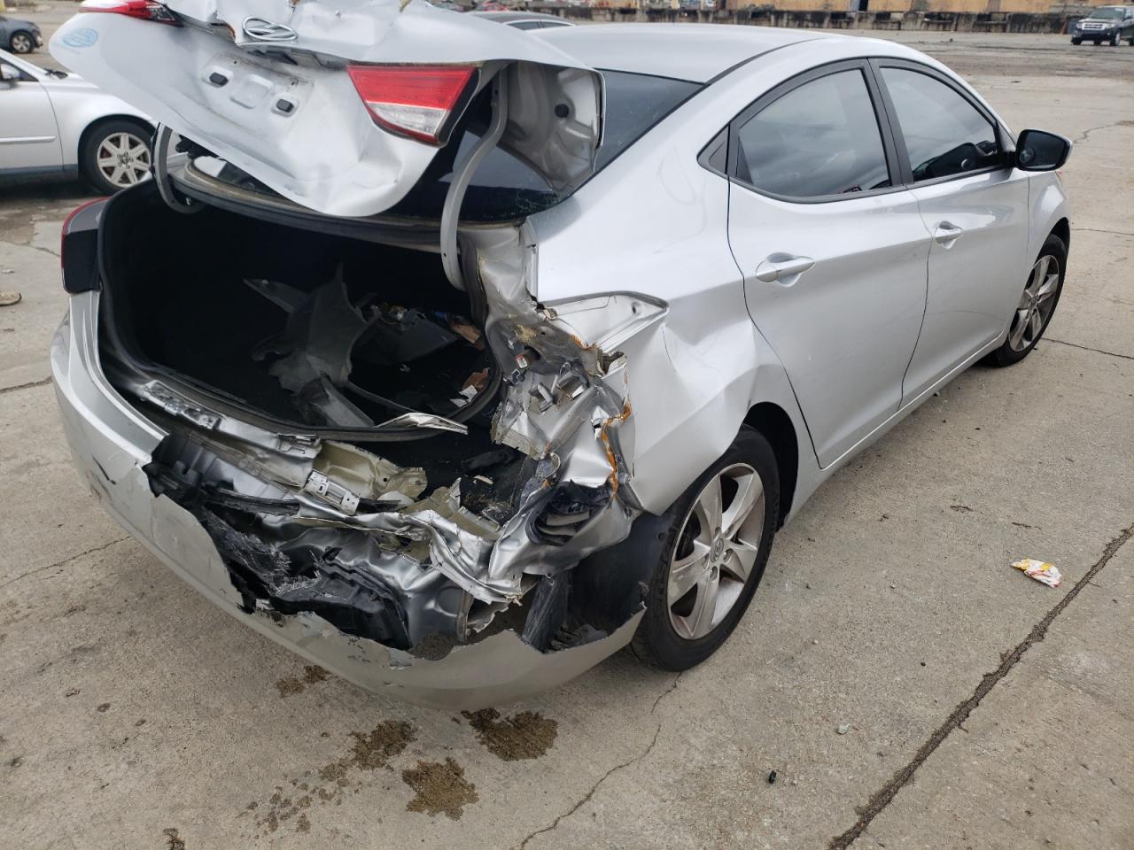 Photo 9 from auction – 2012 HYUNDAI ELANTRA GL with VIN 5NPDH4AE0CH079897