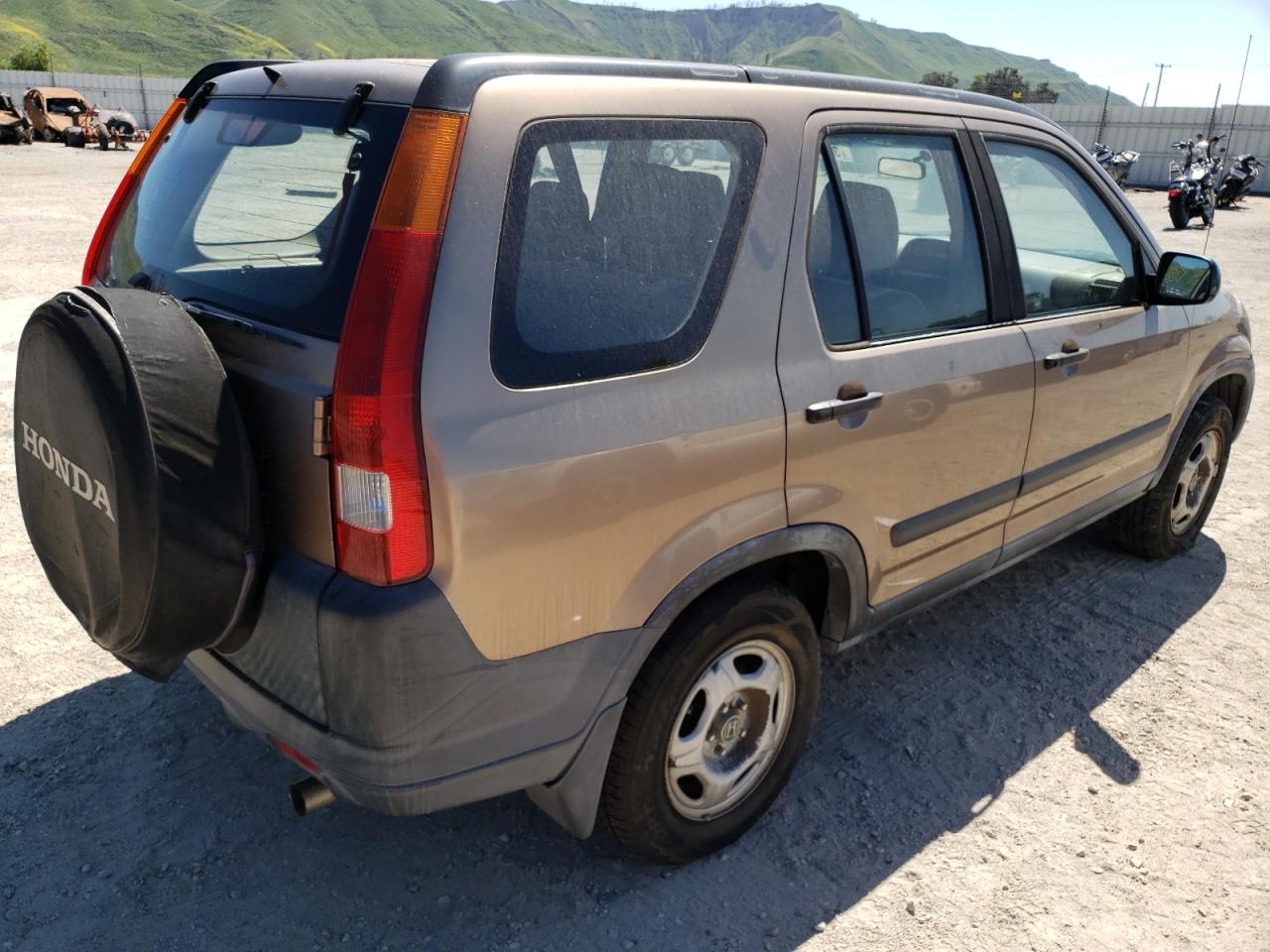 Photo 4 from auction – 2002 HONDA CR-V LX with VIN JHLRD685X2C008254