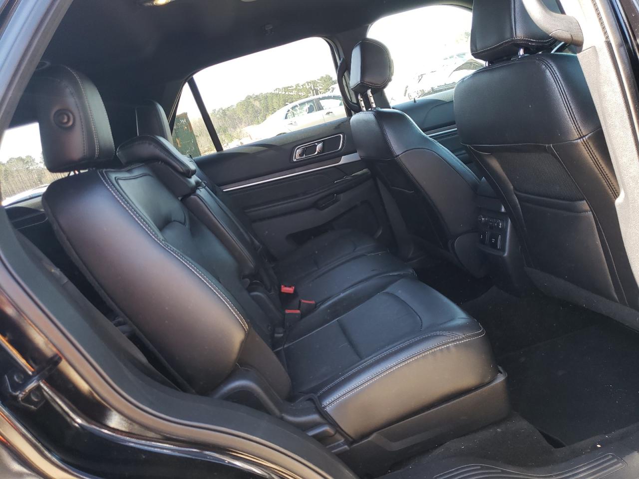 Photo 6 from auction – 2016 FORD EXPLORER L with VIN 1FM5K7F88GGC06458