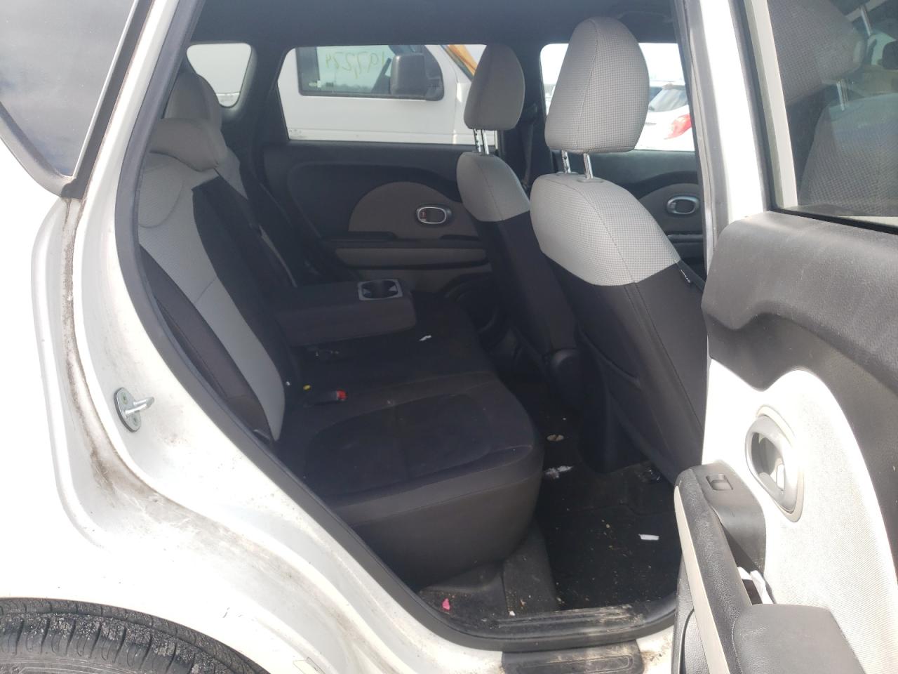 Photo 6 from auction – 2014 KIA SOUL with VIN KNDJN2A24E7742157