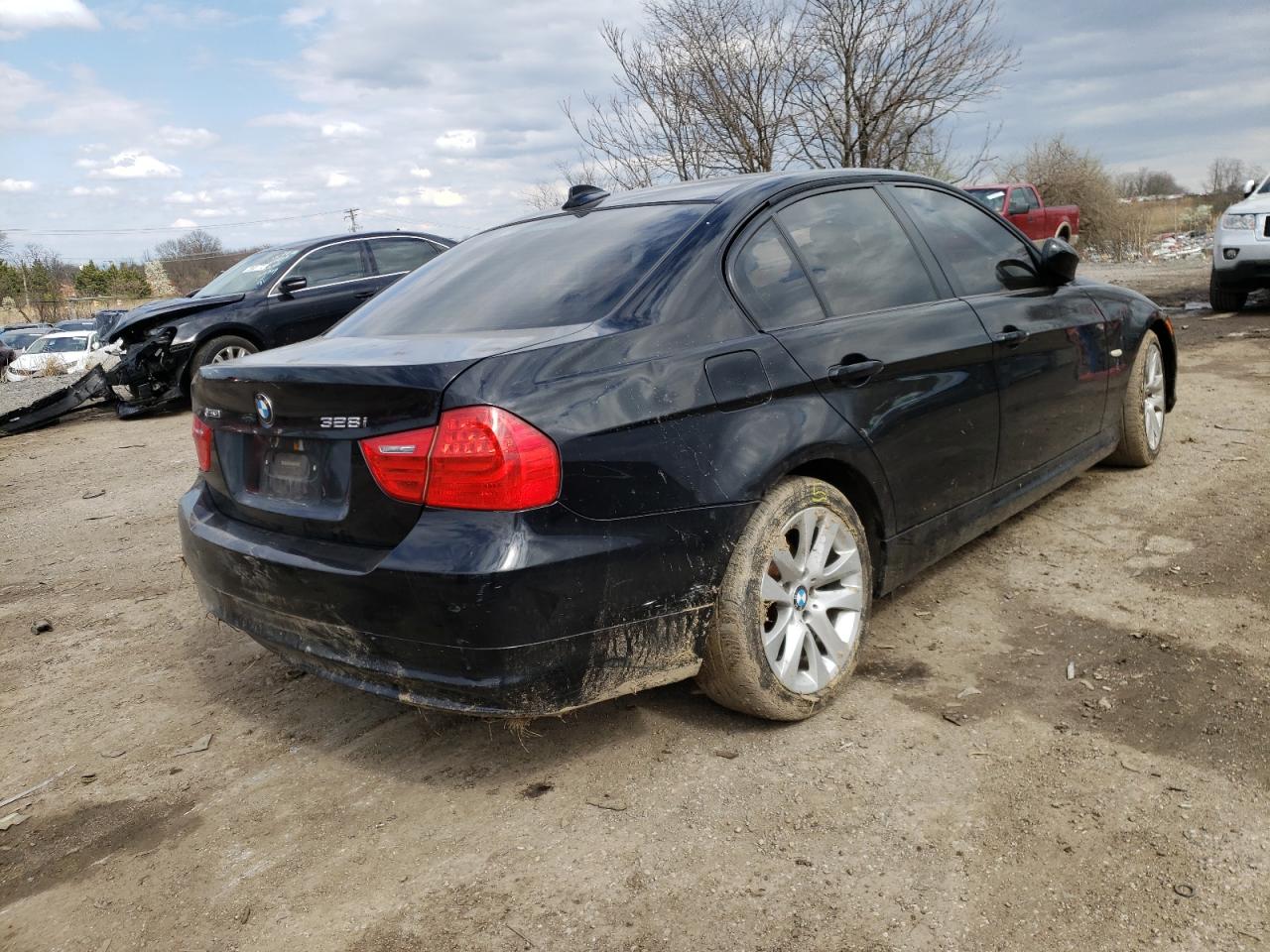 Photo 4 from auction – 2011 BMW 328 I with VIN WBAPH7C56BE676608