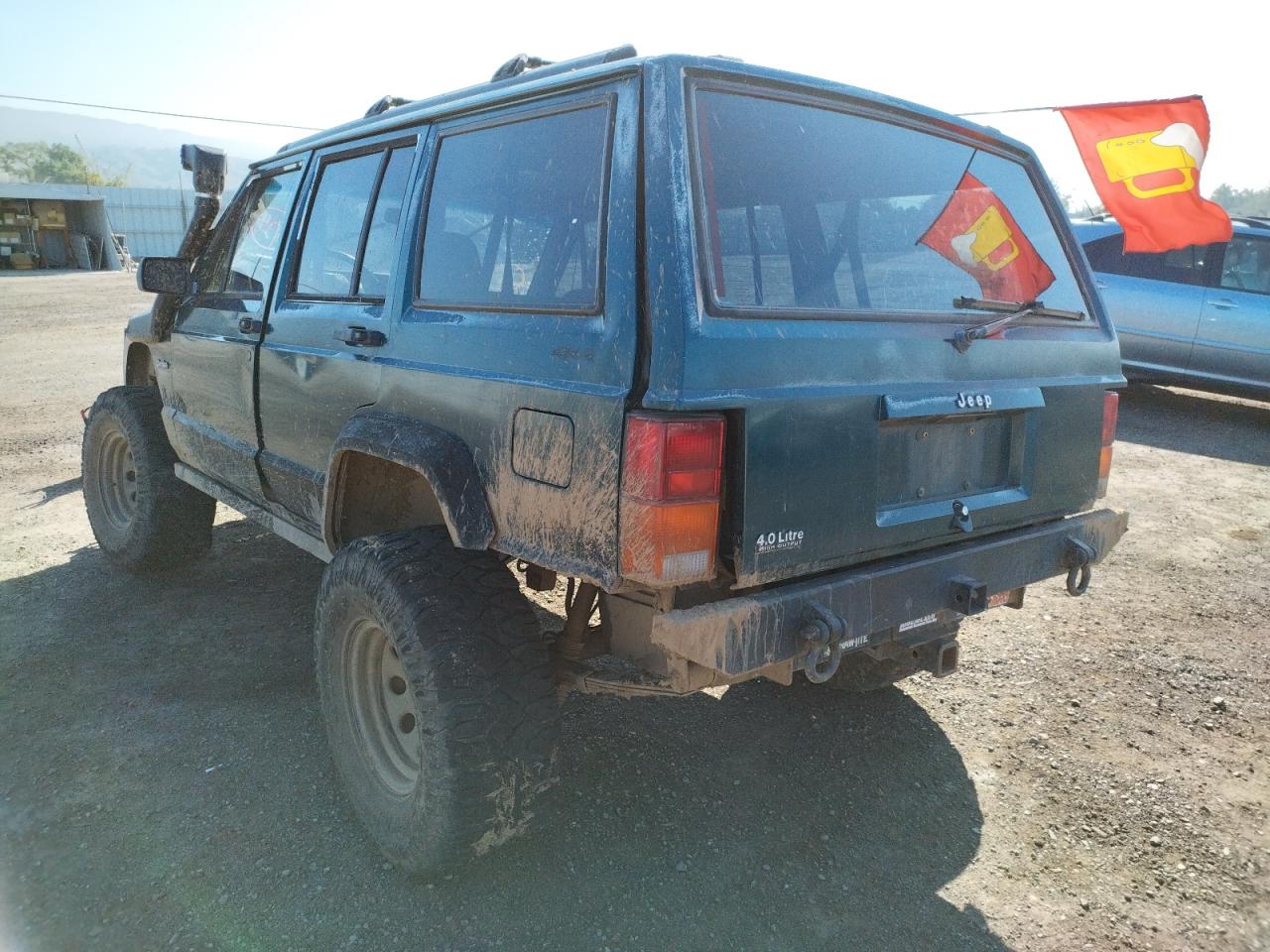 Photo 3 from auction – 1996 JEEP CHEROKEE S with VIN 1J4FJ68S2TL232905