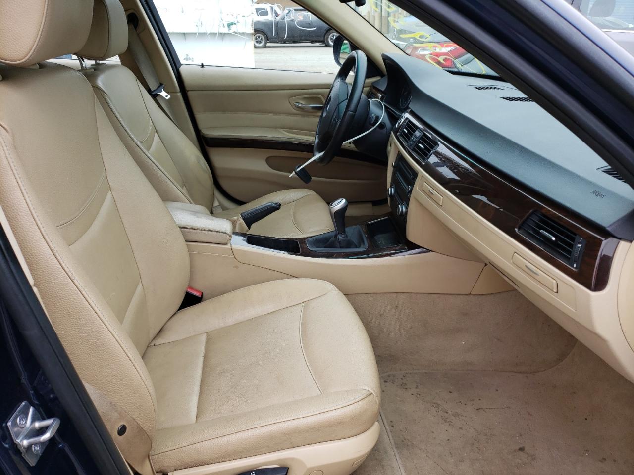 Photo 5 from auction – 2011 BMW 328 I SULE with VIN WBAPH5C53BA998988