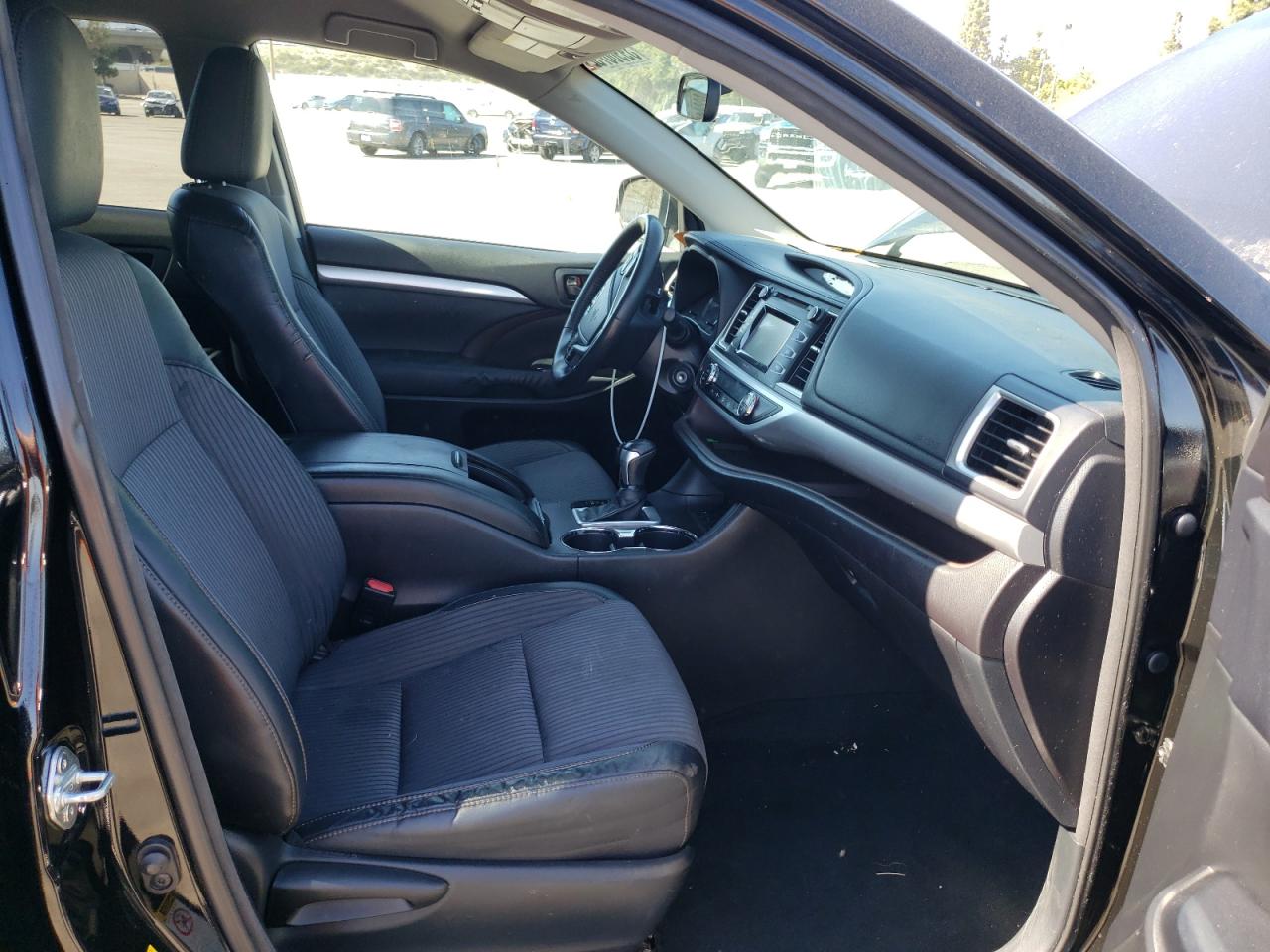 Foto 5 de la subasta – 2014 TOYOTA HIGHLANDER con VIN 5TDZKRFH7ES025906