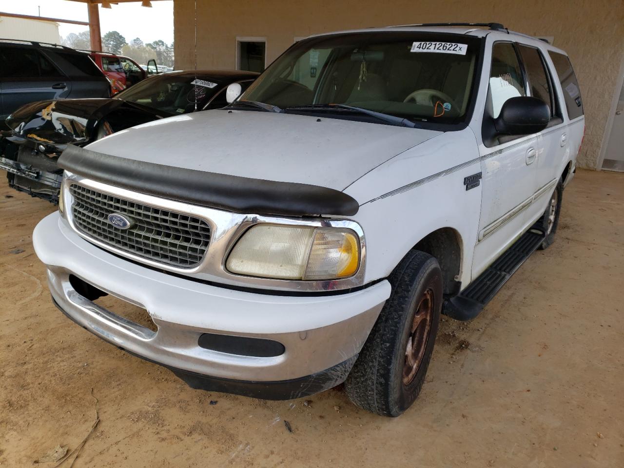 Photo 2 from auction – 1998 FORD EXPEDITION with VIN 1FMRU1764WLB86558