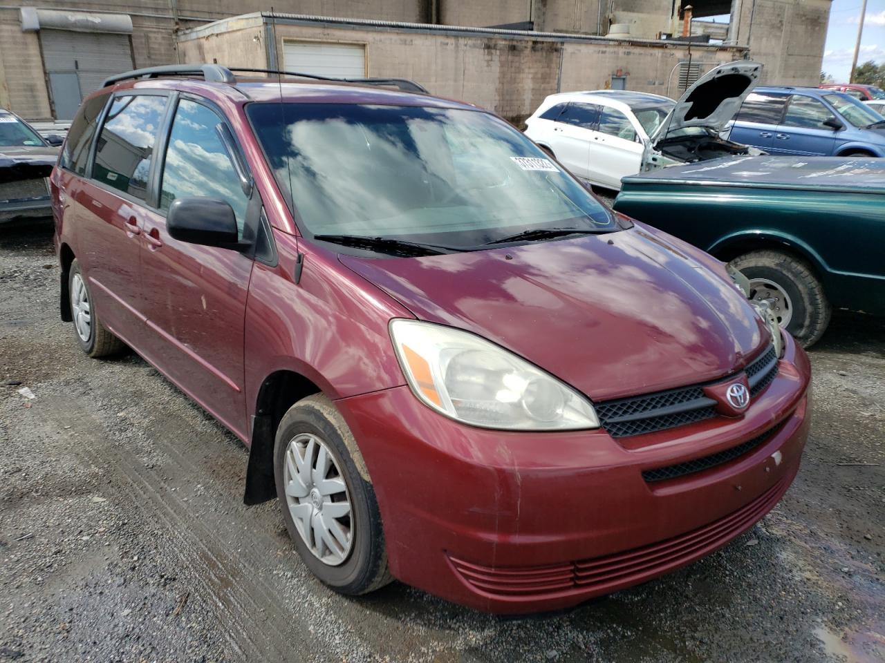 TOYOTA SIENNA CE 2004 with VIN 5TDZA23C04S135651 - Photo from auction