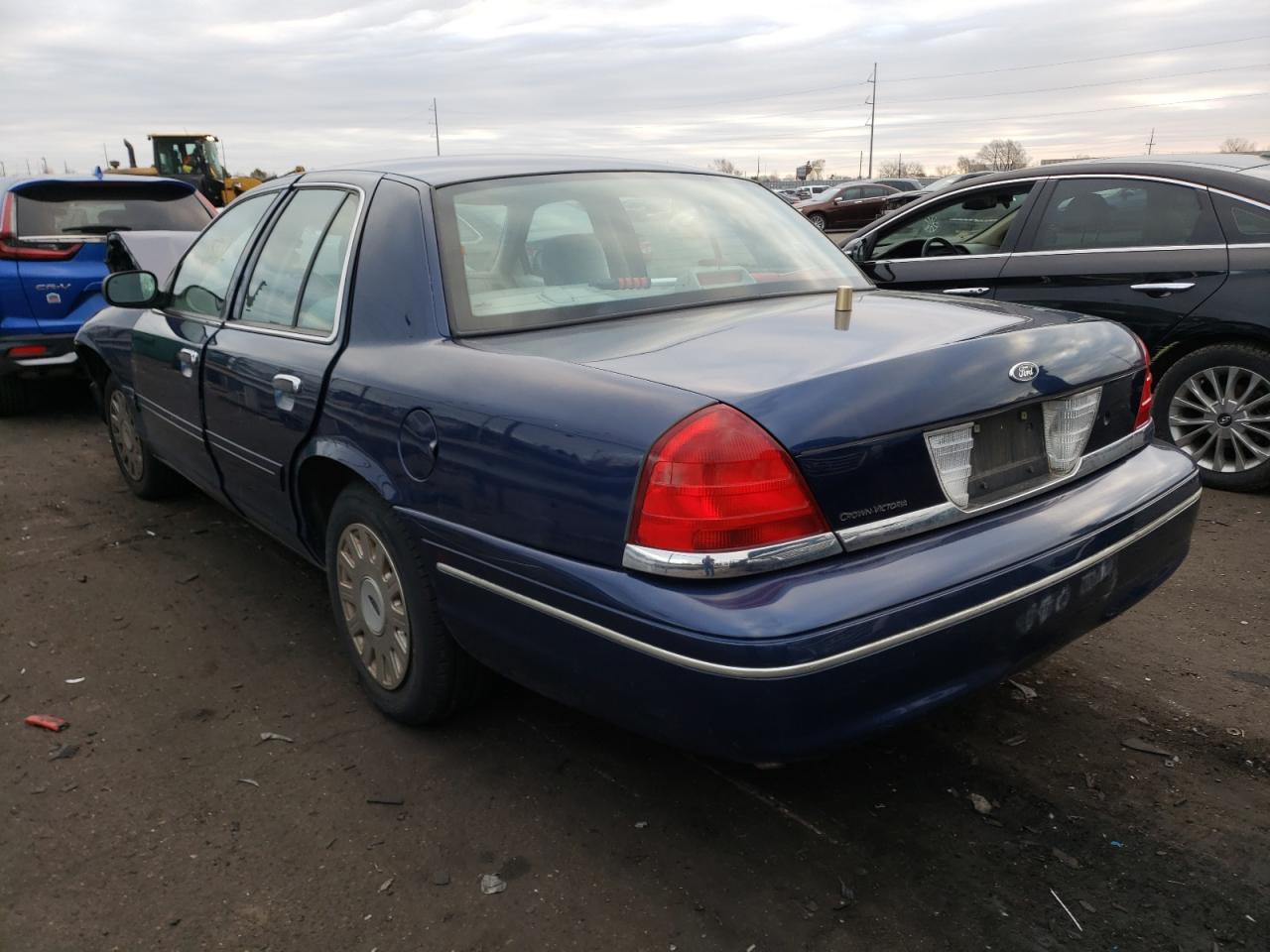 Photo 3 from auction – 2005 FORD CROWN VICT with VIN 2FAFP71W85X113601