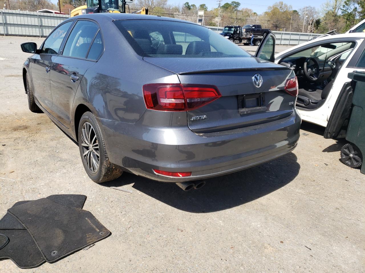 Photo 3 from auction – 2018 VOLKSWAGEN JETTA SE with VIN 3VWB67AJ2JM214751