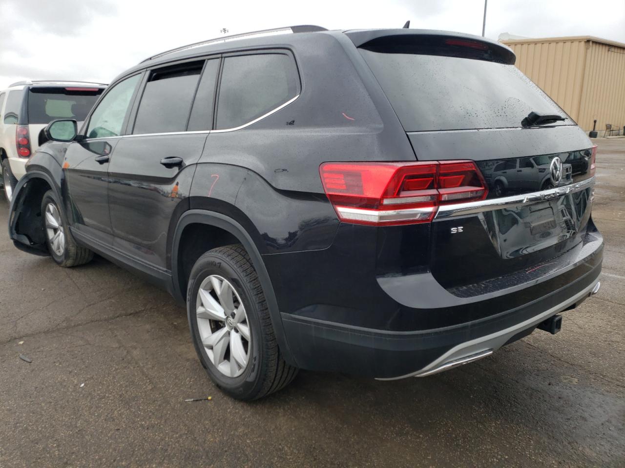 Photo 3 from auction – 2019 VOLKSWAGEN ATLAS SE with VIN 1V2LR2CA3KC549999
