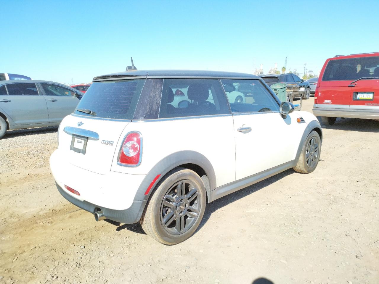 Photo 4 from auction – 2013 MINI COOPER with VIN WMWSU3C50DT692591