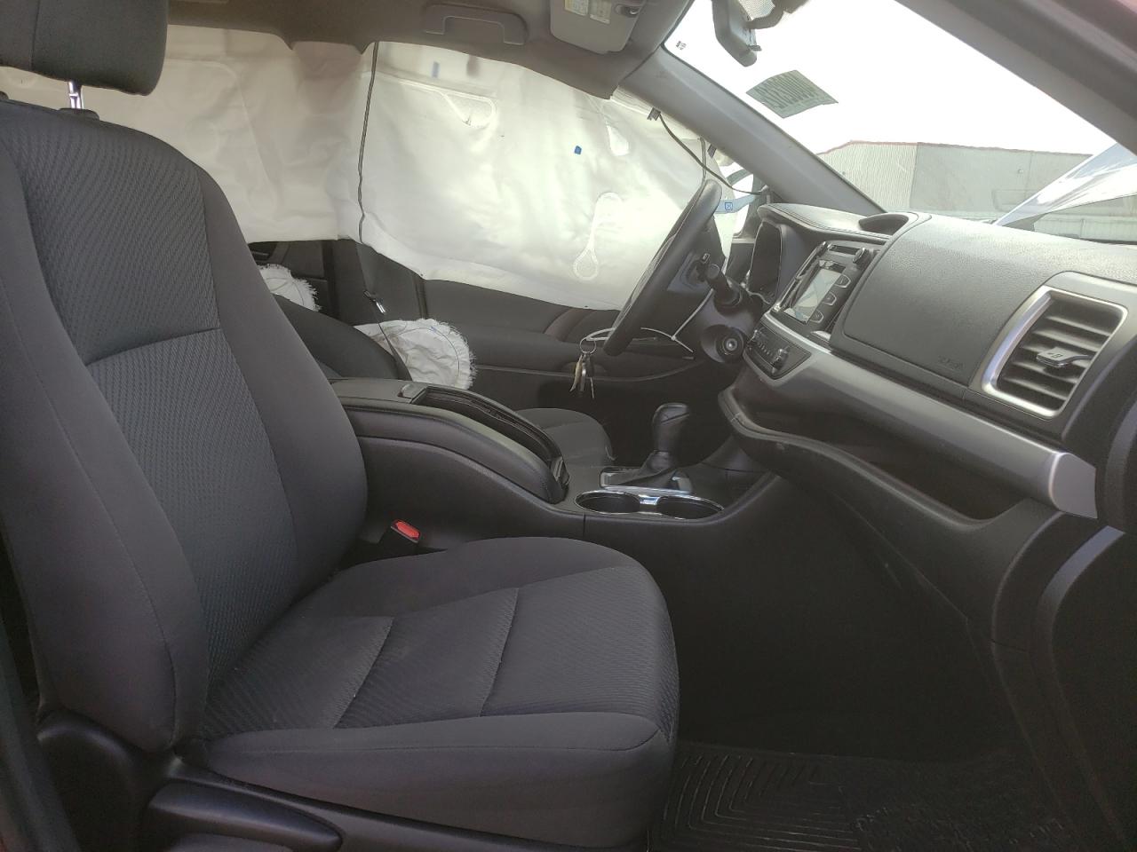 Photo 5 from auction – 2016 TOYOTA HIGHLANDER with VIN 5TDBKRFH0GS292390