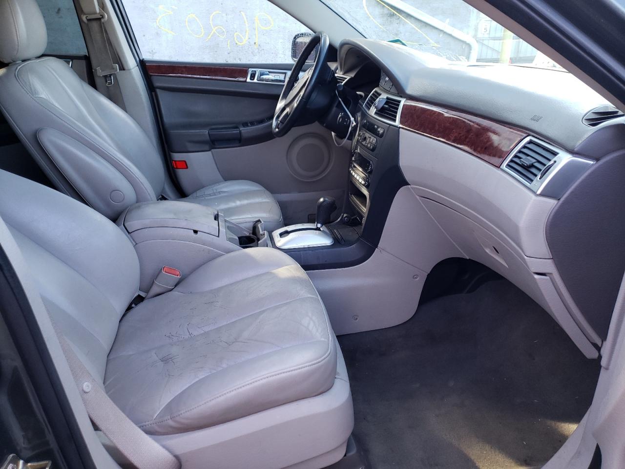 Photo 5 from auction – 2004 CHRYSLER PACIFICA with VIN 2C8GF68454R557892
