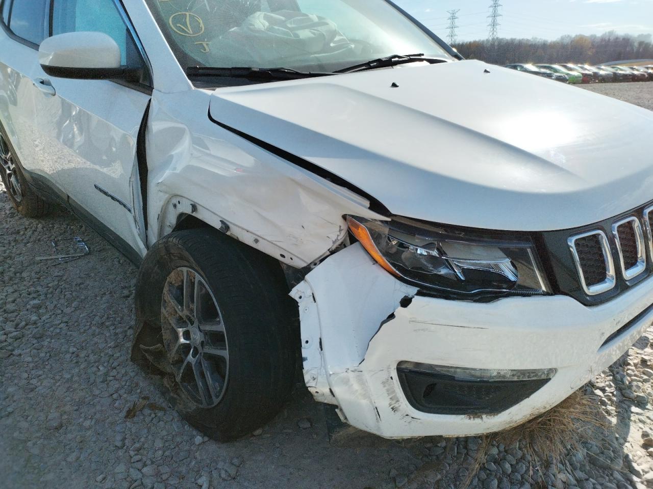 Photo 9 from auction – 2017 JEEP COMPASS LA with VIN 3C4NJCBB4HT632419