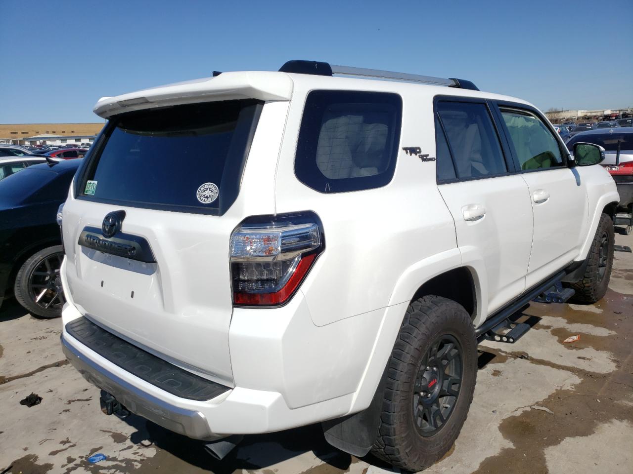 Photo 4 from auction – 2018 TOYOTA 4RUNNER SR with VIN JTEBU5JR6J5570110