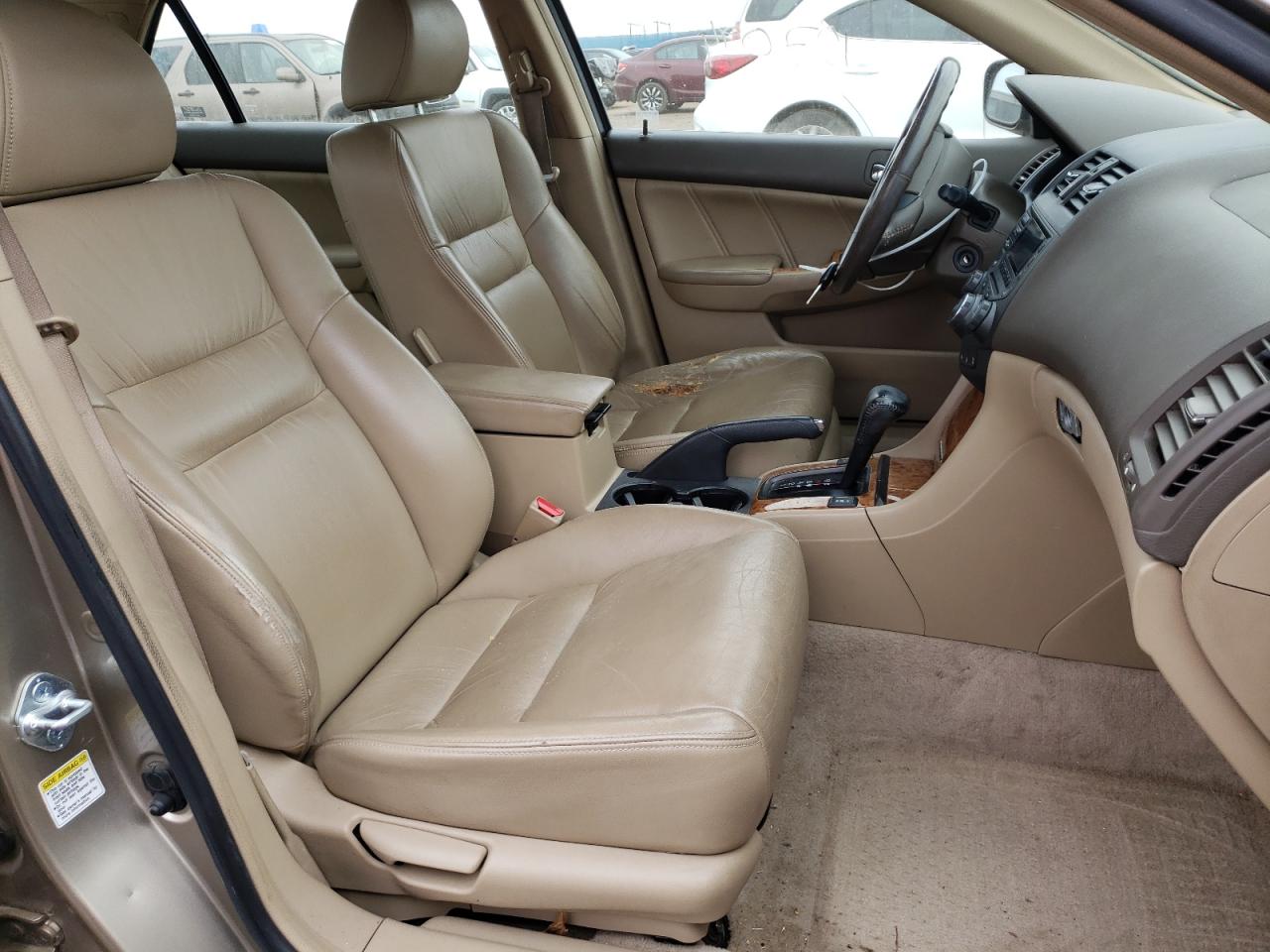 Photo 5 from auction – 2004 HONDA ACCORD with VIN JHMCM56834C019270